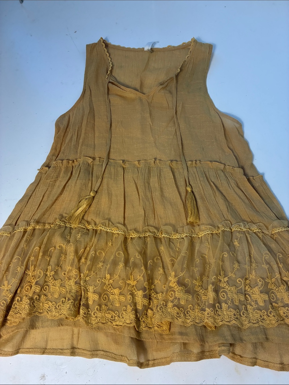 L love Large Gold Sleeveless V Neck Ruffle Formal Tank Top